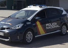 Raya seis veces en seis meses los coches de su vecino por riñas de convivencia en Gijón