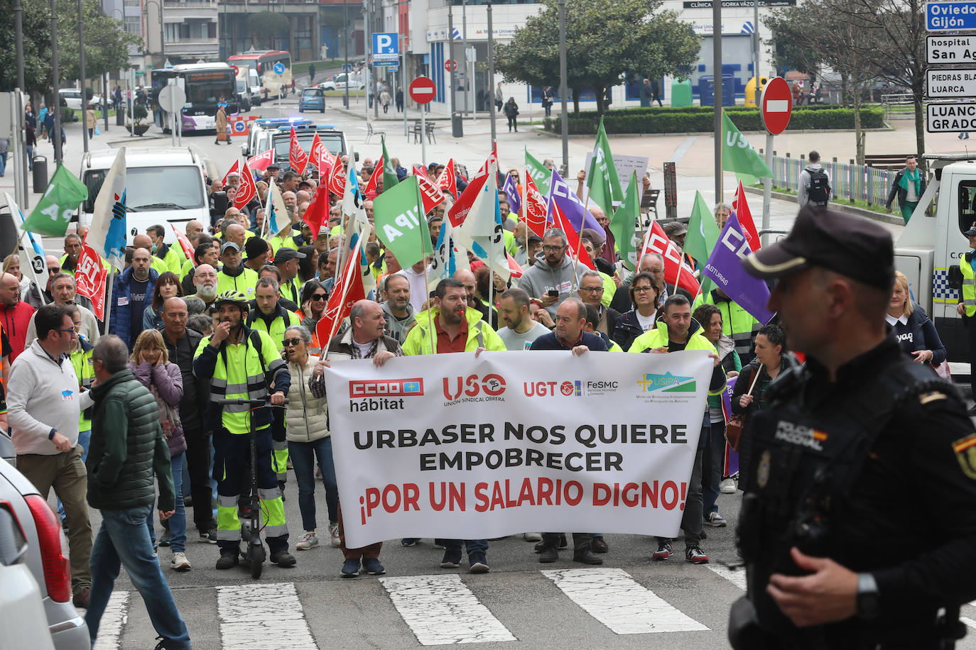 La plantilla de limpieza viaria de Avilés se manifiesta para exigir un nuevo convenio