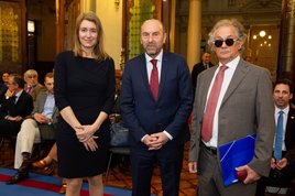 Elena Violeta Ruiz, Juan Cofiño y Carlos Monasterio, en la Junta.