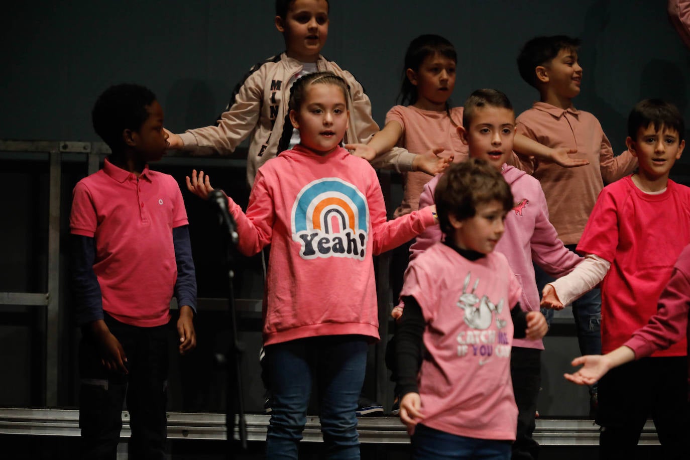 Los peques de Gijón cantan a la felicidad