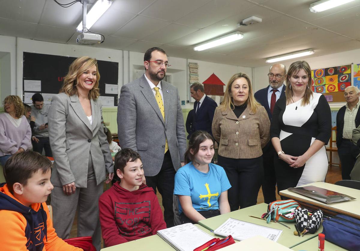 Las imágenes que deja la visita a Asturias de la ministra de Educación, Pilar Alegría