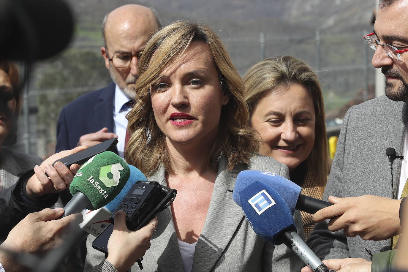 Las imágenes que deja la visita a Asturias de la ministra de Educación, Pilar Alegría