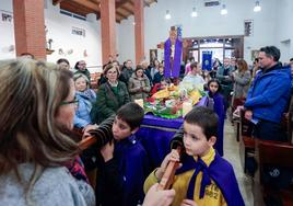 Los niños dan paso a la Semana Santa en Gijón