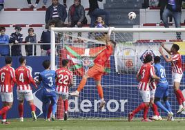 Las imágenes que deja el partido entre el Amorebieta y el Sporting de Gijón