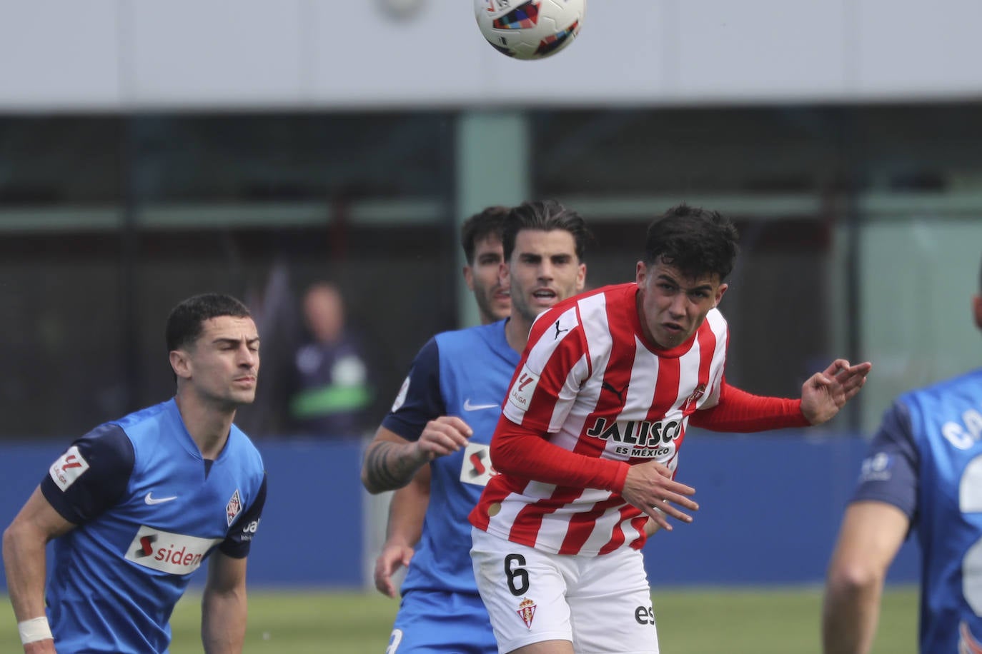 Las imágenes que deja el partido entre el Amorebieta y el Sporting de Gijón