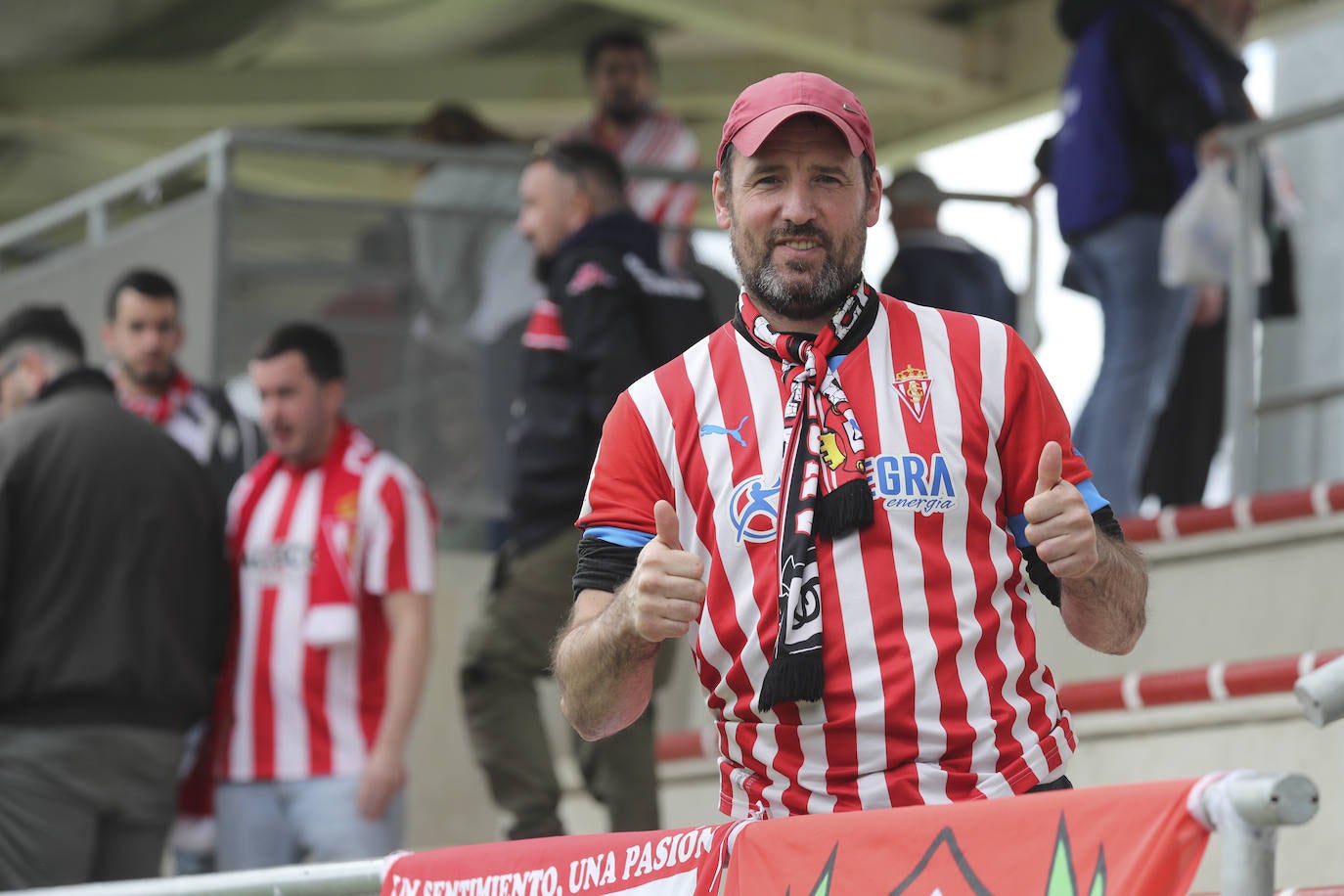 ¿Estuviste animando al Sporting ante el Amorebieta? ¡Búscate en las fotos!