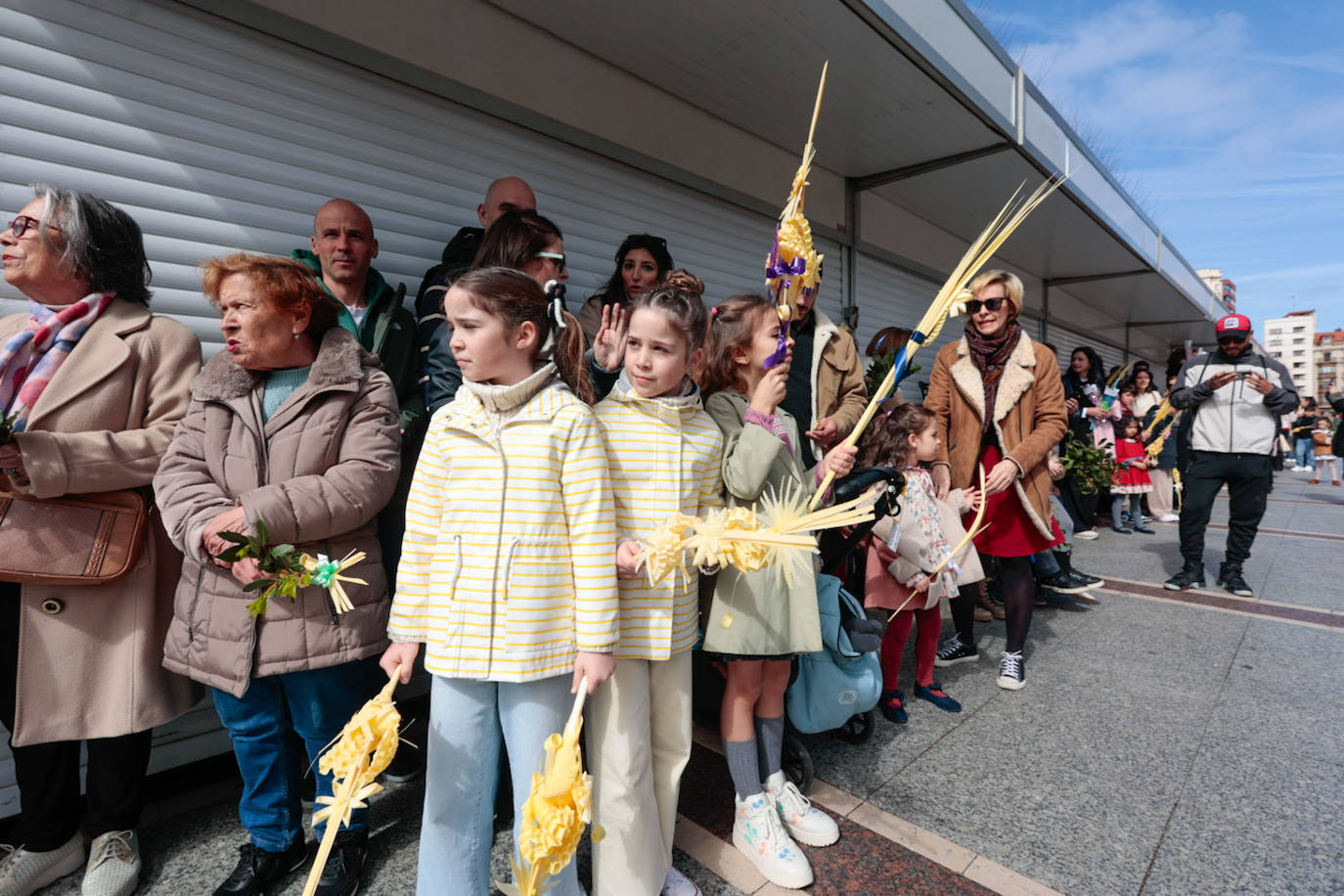 Asturias abre la Semana Santa con un multitudinario Domingo de Ramos