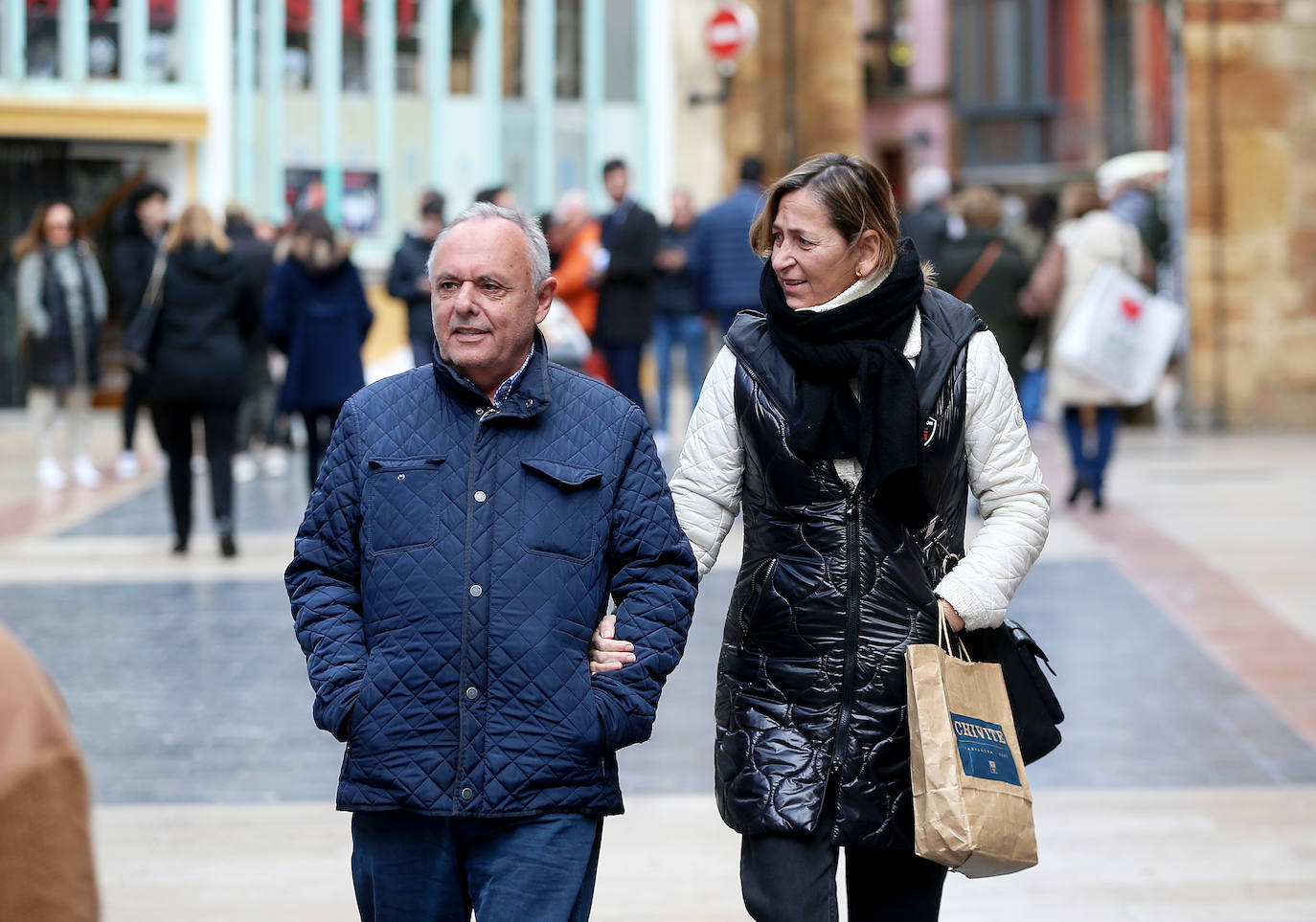 Los turistas disfrutan de Asturias pese al cambio en el tiempo para Semana Santa