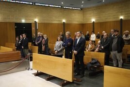 Familiares, allegados y representantes del mundo taurino que acudieron a la celebración de la palabra en el Tanatorio de Cabueñes.