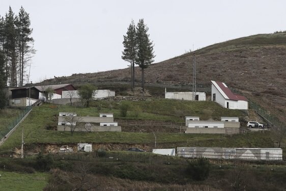 Las instalaciones de Pirotecnia Pablo, con la nave principal arriba, a la izquierda y la caseta en la que ocurrió la explosión, abajo a la izquierda.