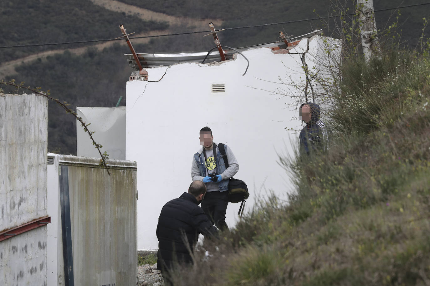 Una explosión en una empresa pirotécnica en Cangas del Narcea deja un trabajador muerto