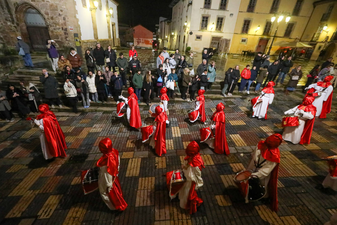 Procesión de San Pedro Apóstol y de Cristo Azotado en Avilés