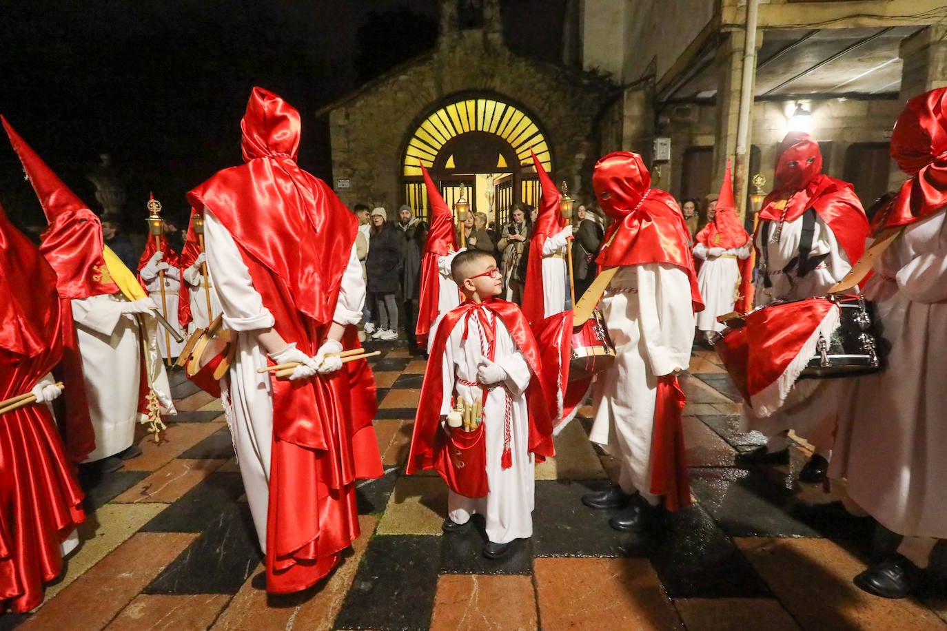 Procesión de San Pedro Apóstol y de Cristo Azotado en Avilés