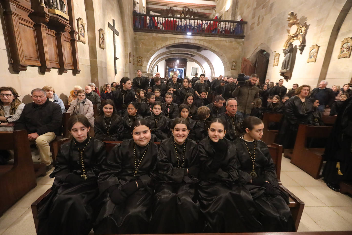 La lluvia impide salir a las cofradías del Santo Encuentro de Avilés