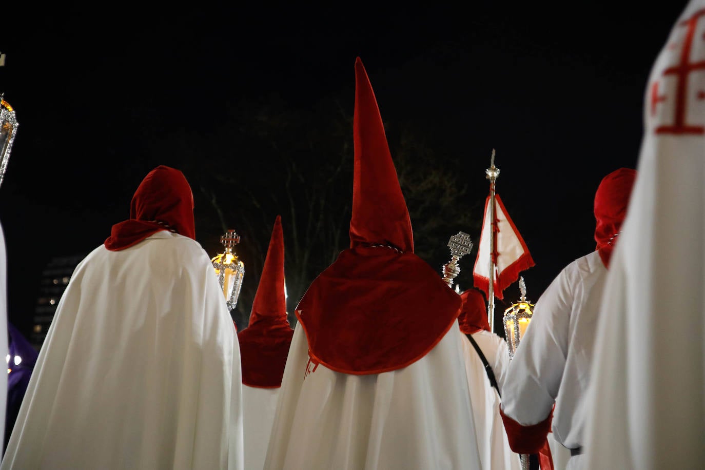 La procesión del Silencio de Gijón evita la lluvia