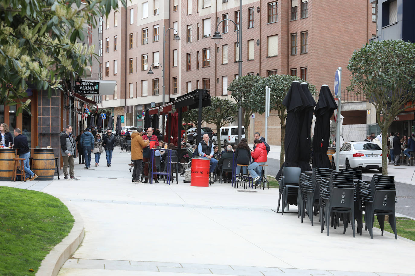 Asturias se echa a las calles pese al mal tiempo