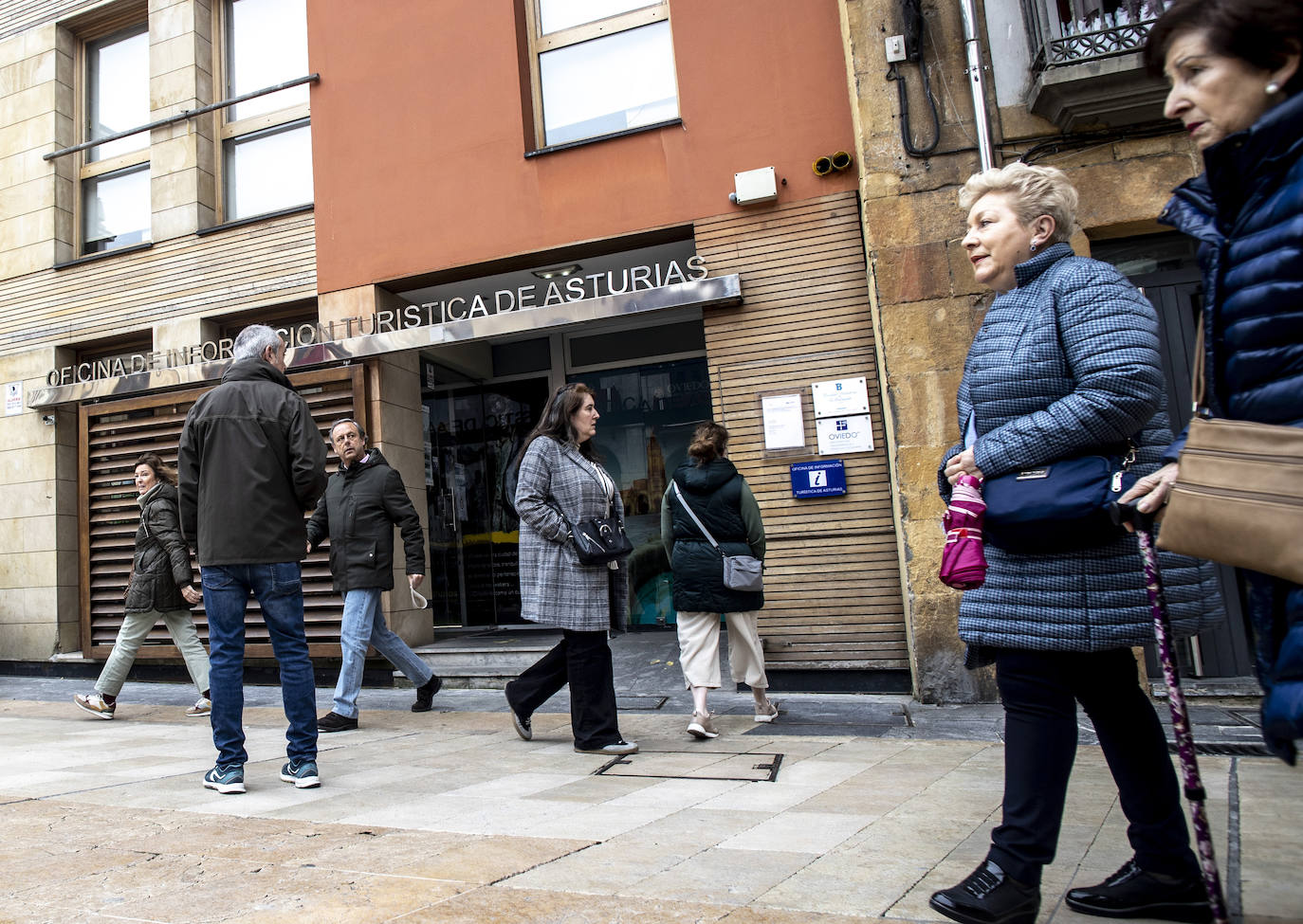 Asturias se echa a las calles pese al mal tiempo