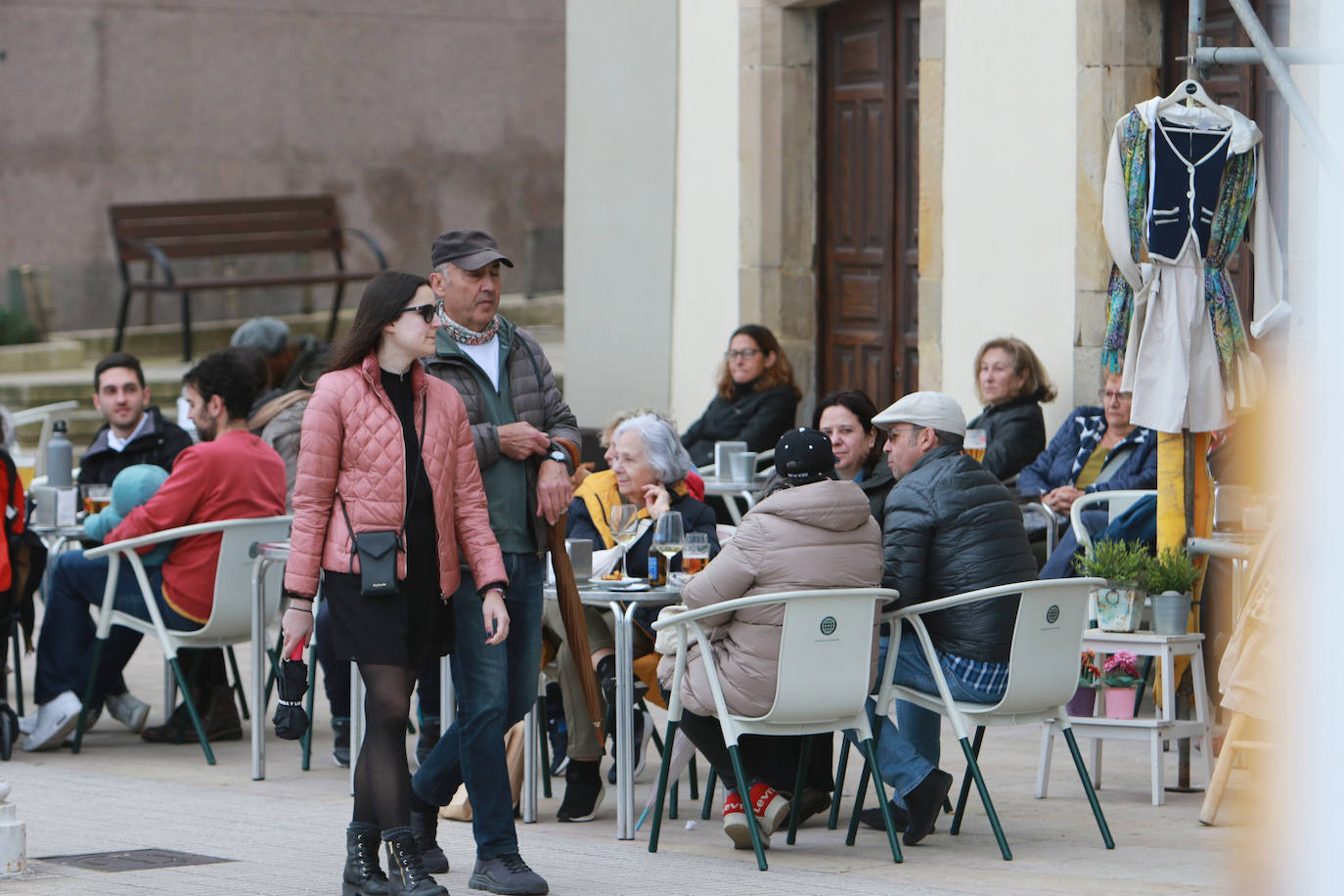 Asturias se echa a las calles pese al mal tiempo