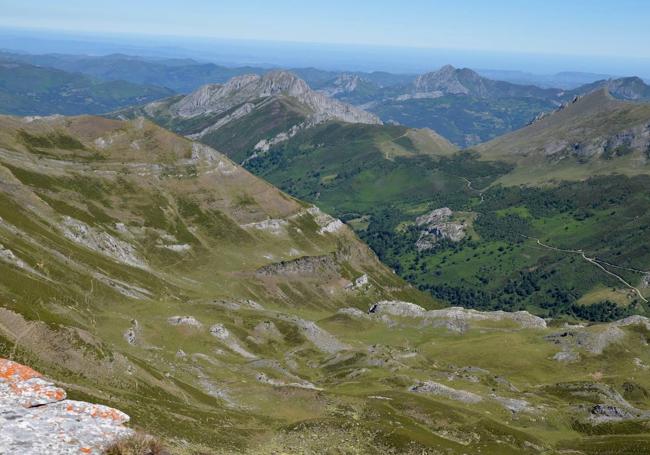 Amplias visiones y una excursión bella pero peleona: eso es algo de lo mucho que ofrece la ruta al Faro y al Huevo