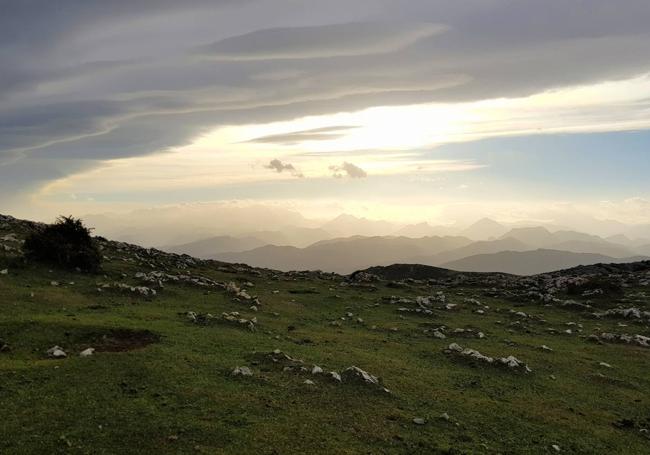 Majada de Espineres, en la sierra del Sueve, un balcón genial para admirar las cumbres de los Picos de Europa