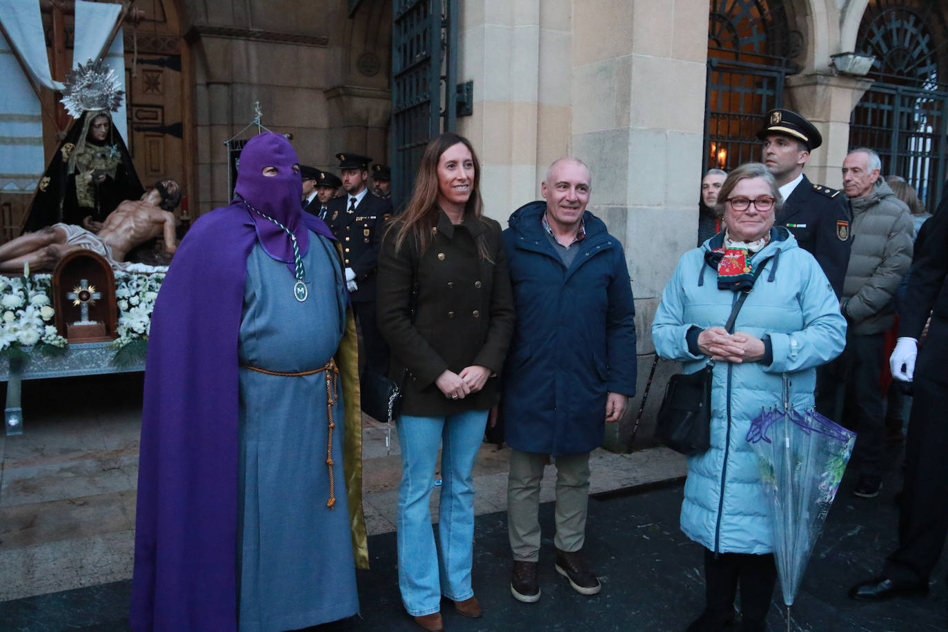 El Santo Entierro recorre las calles de Gijón