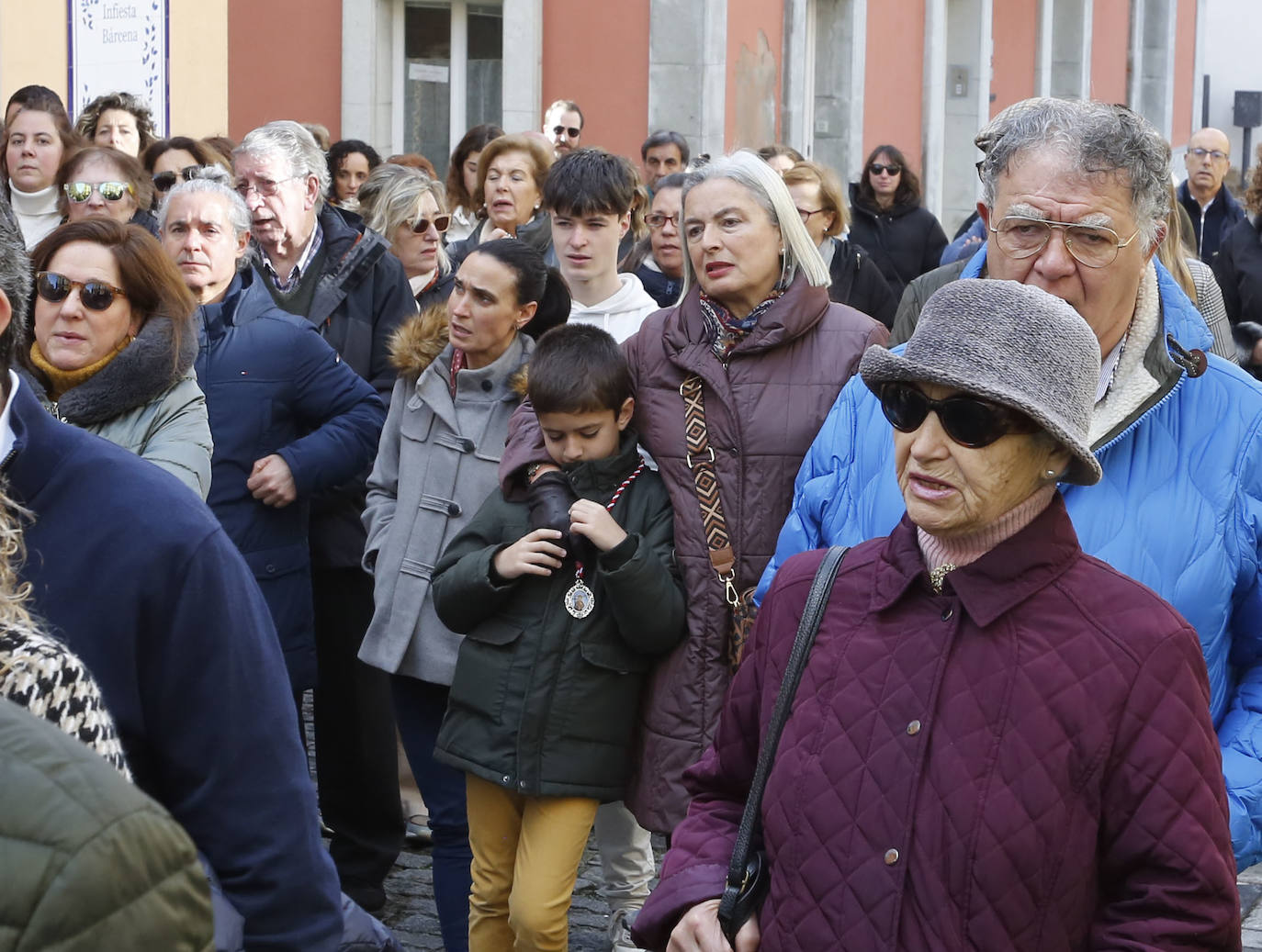 Cimavilla llena sus calles para acompañar a la Soledad