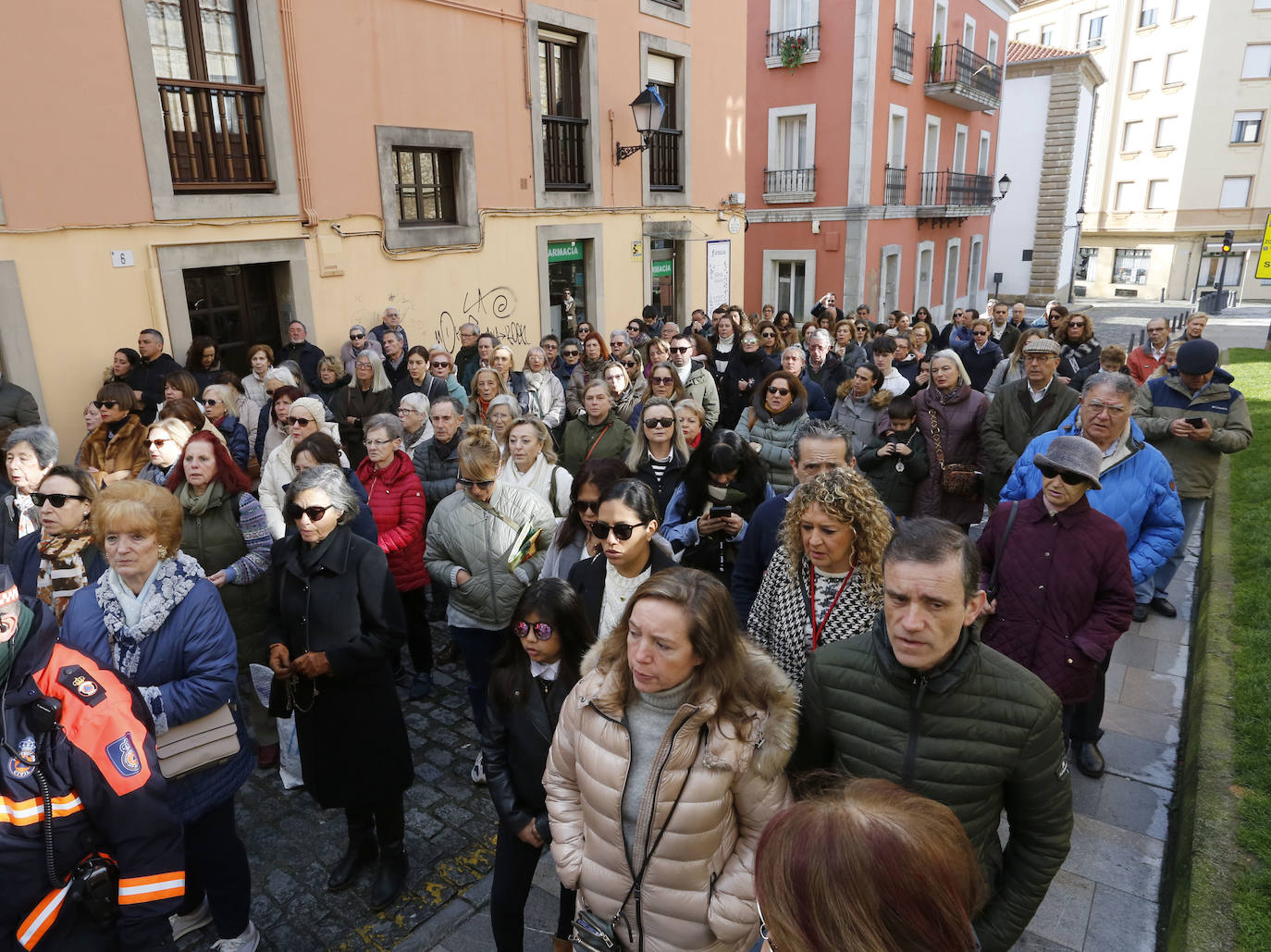 Cimavilla llena sus calles para acompañar a la Soledad