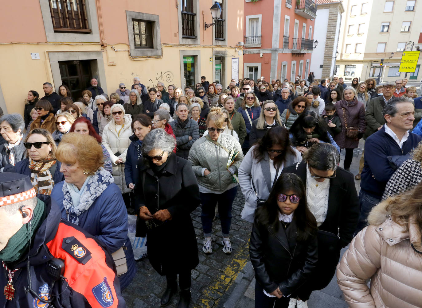 Cimavilla llena sus calles para acompañar a la Soledad