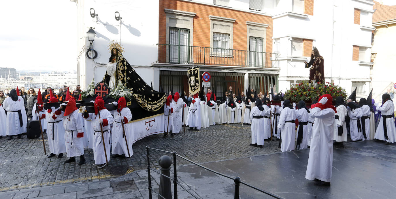 Cimavilla llena sus calles para acompañar a la Soledad