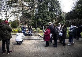 Aprovechando los momentos en que el cielo estuvo soleado, colas para hacerse fotos con Mafalda.