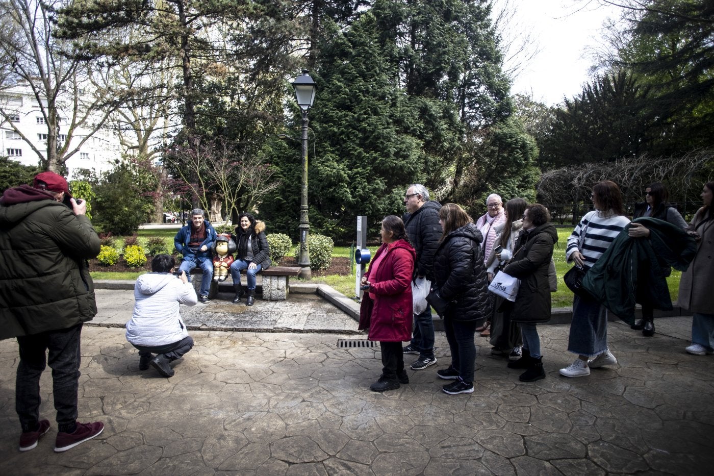 Aprovechando los momentos en que el cielo estuvo soleado, colas para hacerse fotos con Mafalda.