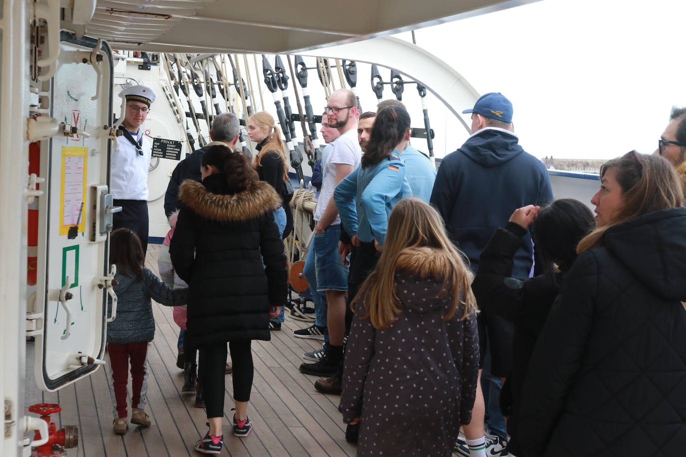 El &#039;Gorch Fock&#039; recibe a los visitantes