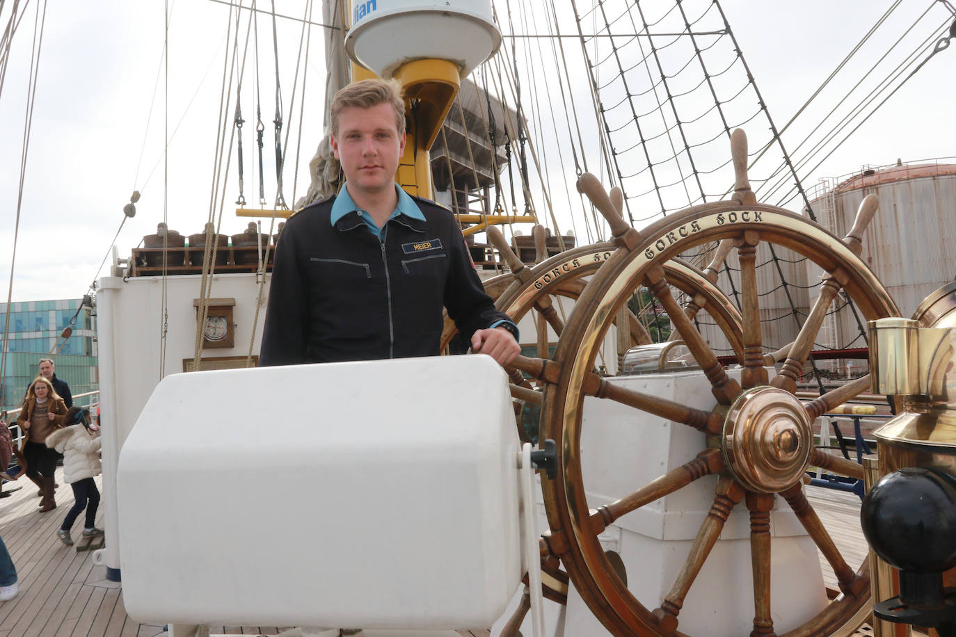 El &#039;Gorch Fock&#039; recibe a los visitantes