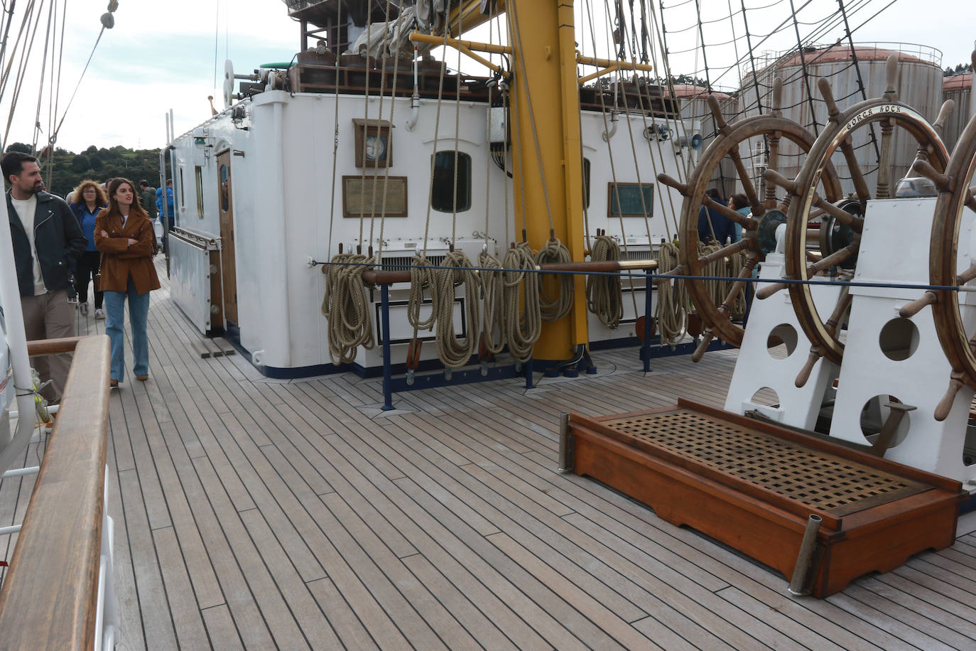 El &#039;Gorch Fock&#039; recibe a los visitantes