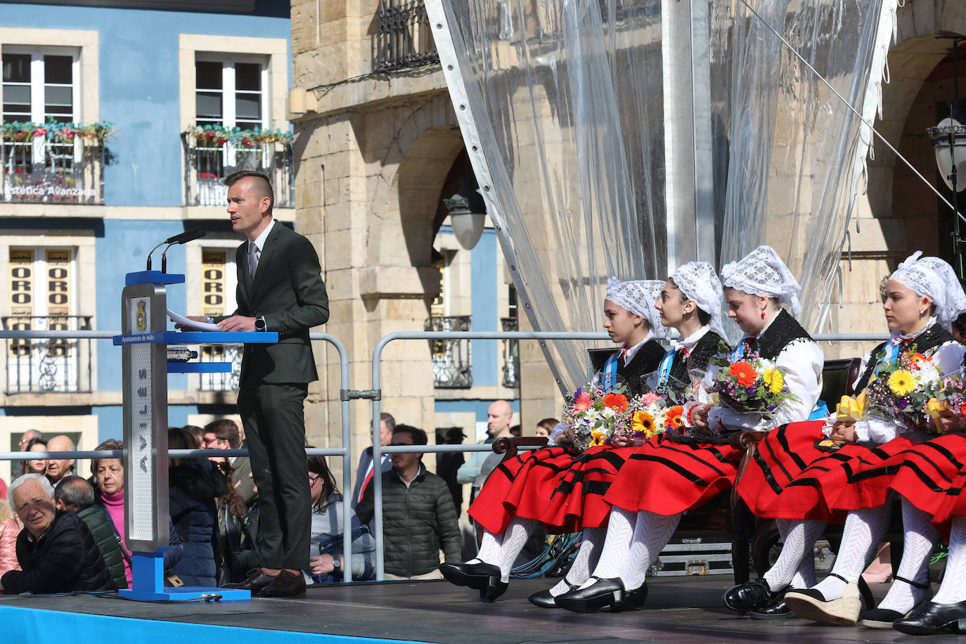 Todas las fotos del desfile de carrozas de las fiestas de El Bollo de Avilés