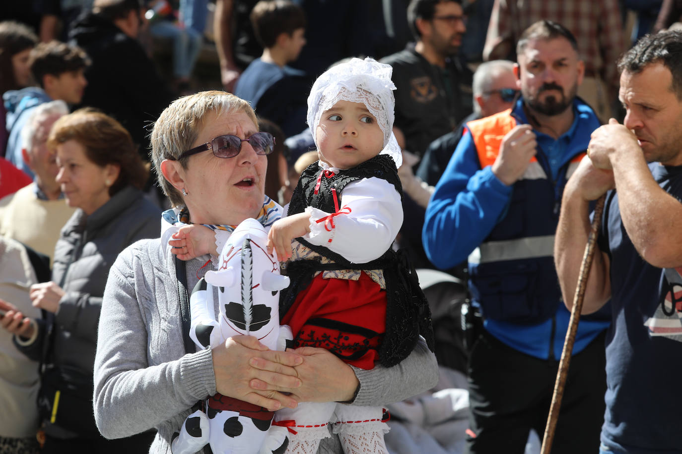 Todas las fotos del desfile de carrozas de las fiestas de El Bollo de Avilés