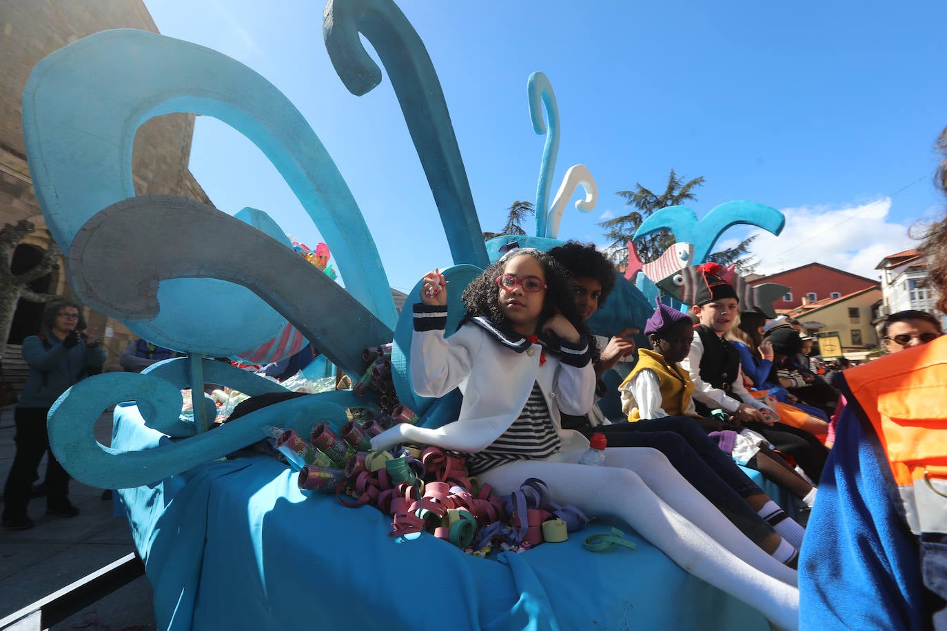 Todas las fotos del desfile de carrozas de las fiestas de El Bollo de Avilés