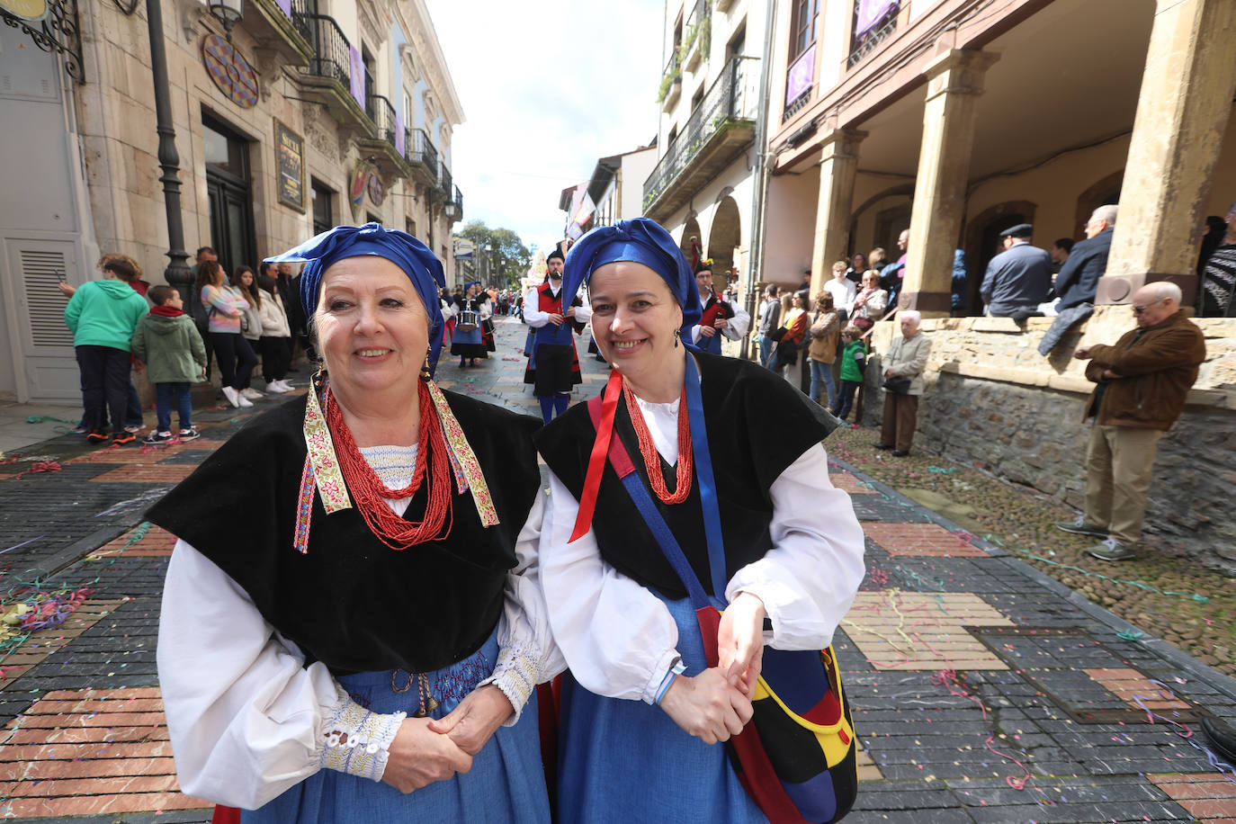 Todas las fotos del desfile de carrozas de las fiestas de El Bollo de Avilés