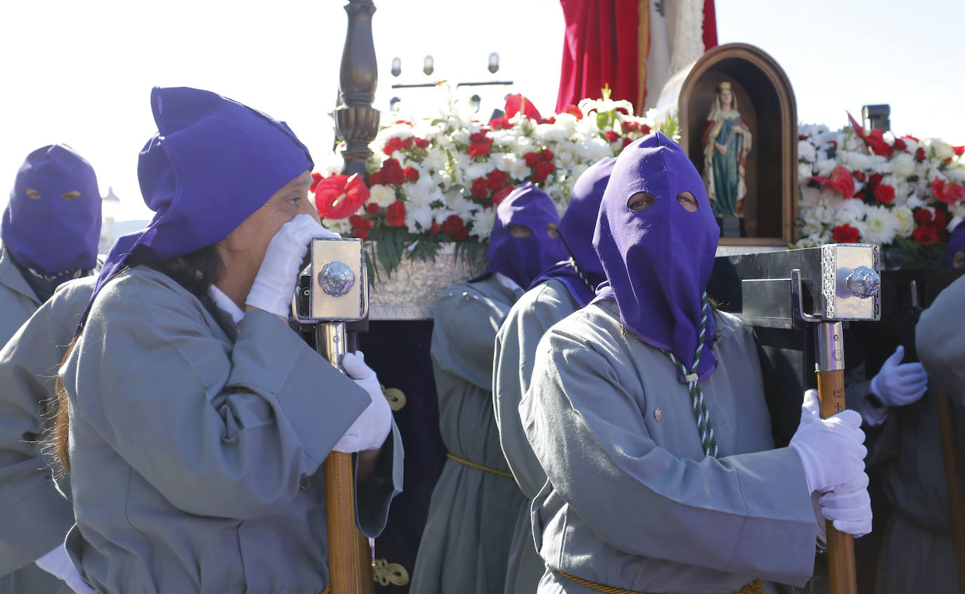 Y la Virgen de la Alegría se reencontró con su hijo frente al Cantábrico