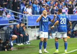 Alemao y Masca celebran el gol.