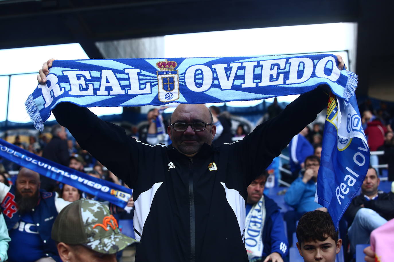 ¿Estuviste en el Real Oviedo - Villarreal B? ¡Búscate en las fotos!