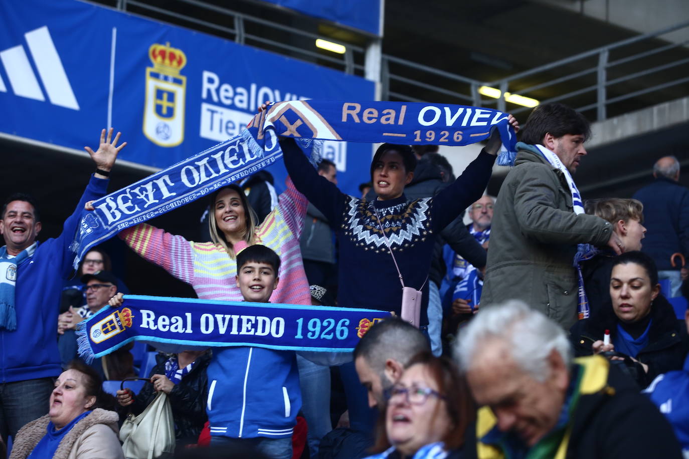 ¿Estuviste en el Real Oviedo - Villarreal B? ¡Búscate en las fotos!