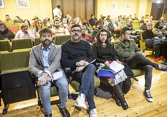 Eduardo Paneque, Toño Abad, responsable confederal del área LGTBI de UGT, Nuria Rodríguez, directora general de Diversidad Sexual, y Javier Fernández Lanero, secretario general de UGT de Asturias.