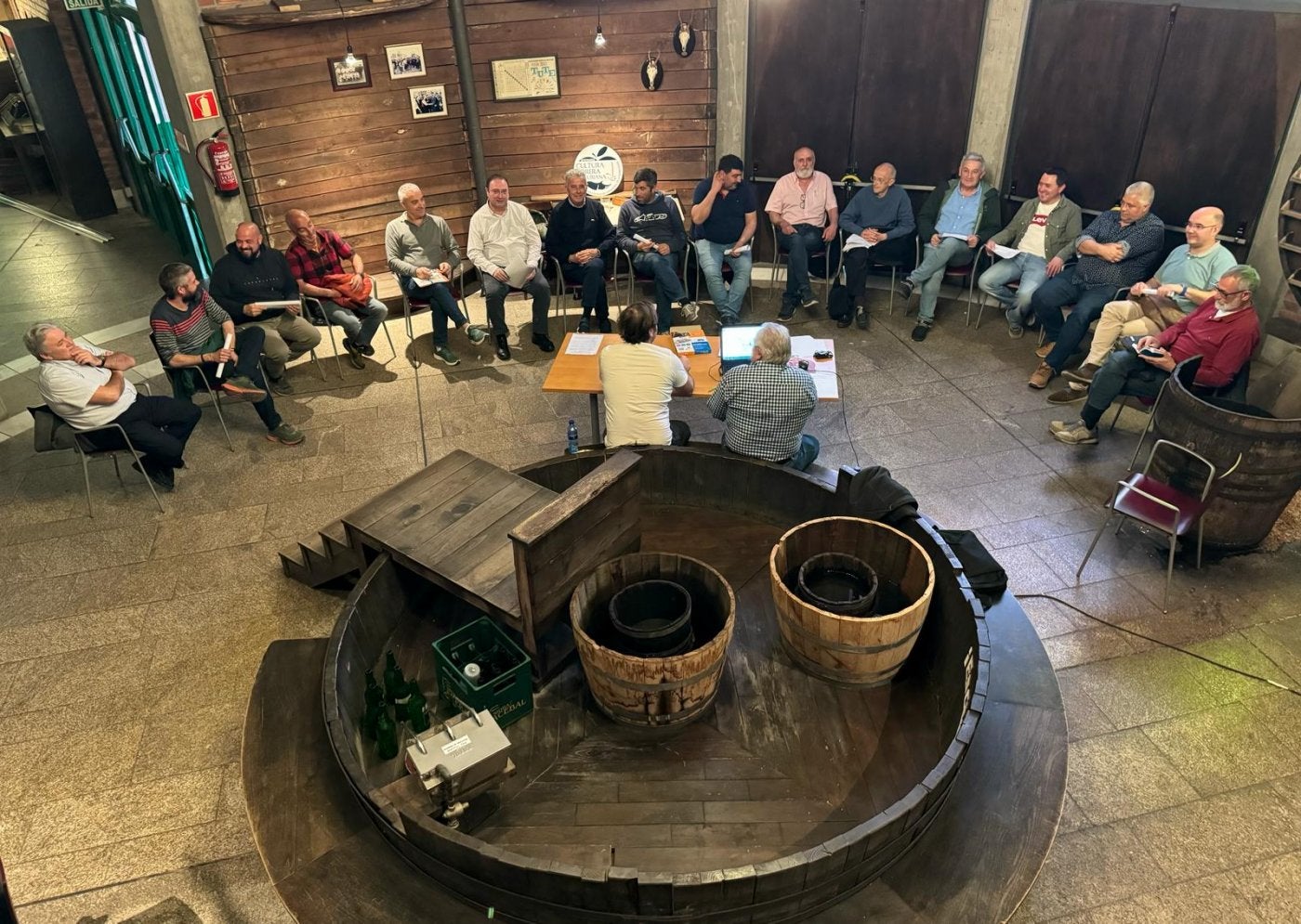 Acto fundacional de la Federación de Asociaciones de Sidra Casera de Asturias, celebrado ayer en el Museo de la Sidra de Nava.