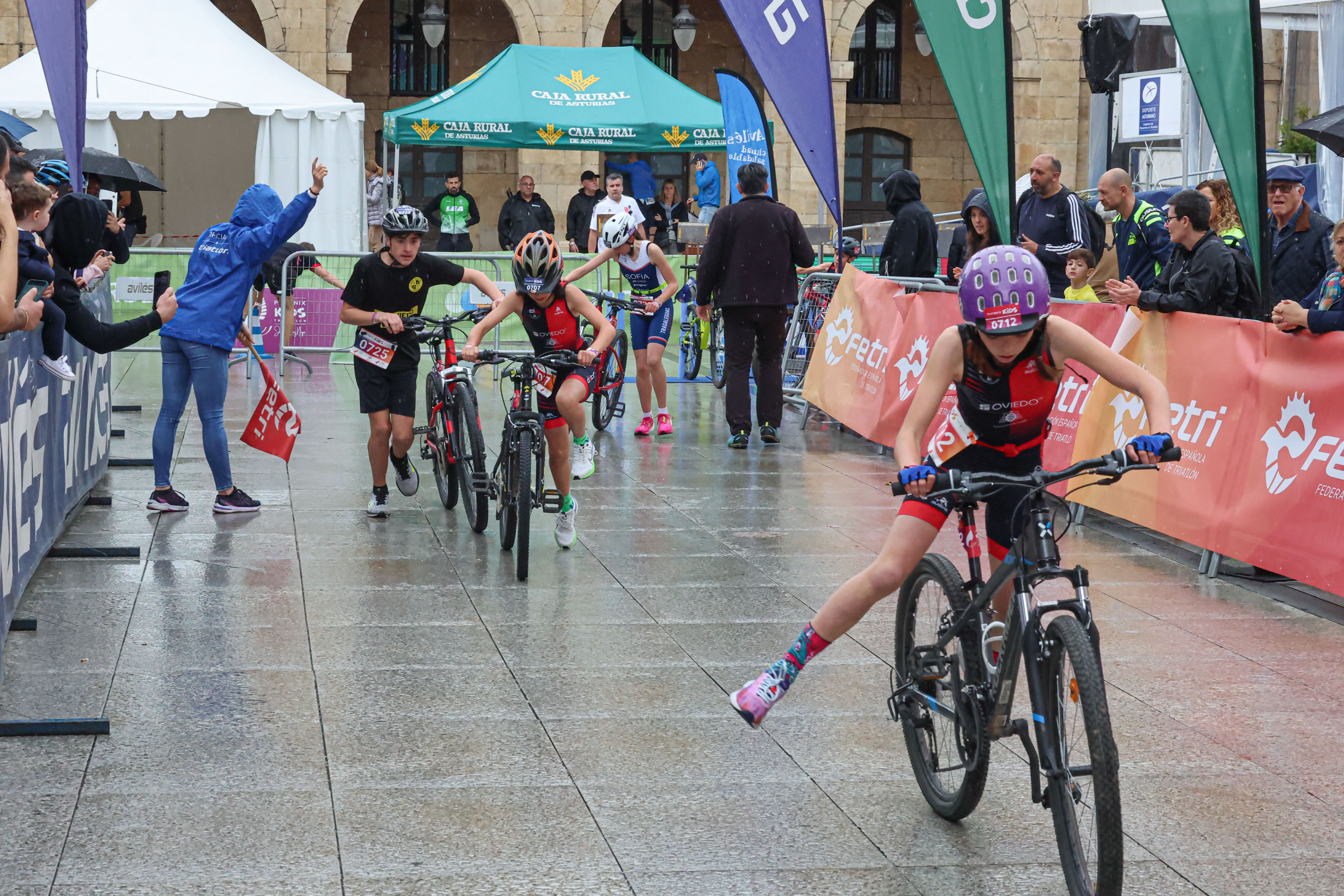 Las imágenes que deja la primera jornada del Duatlón en Avilés