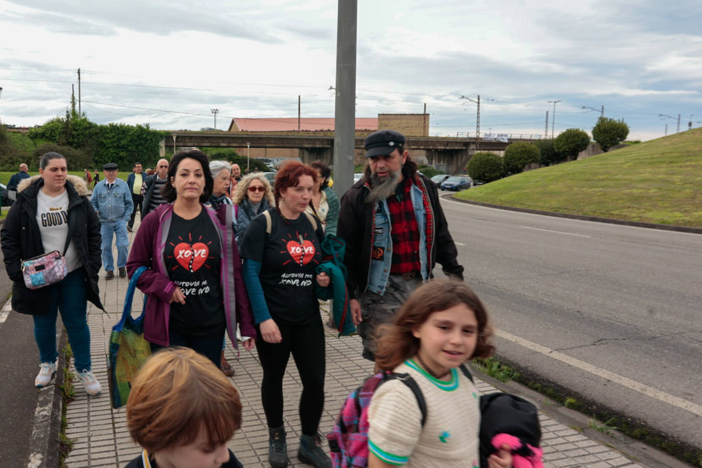 Así fue la movilización vecinal por el vial de Jove