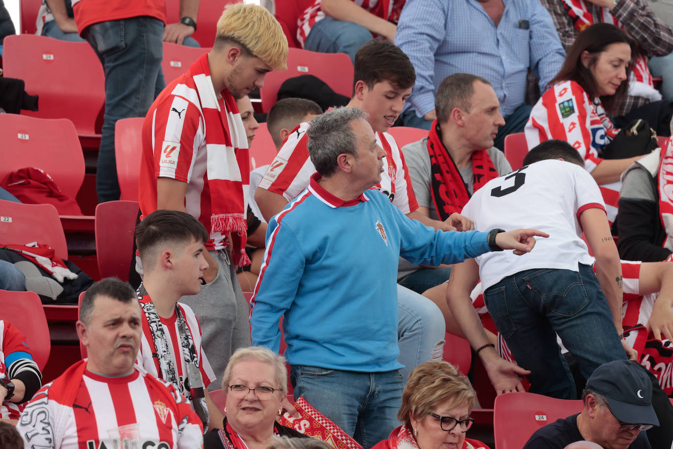 ¿Estuviste animando al Sporting ante el Mirandés? ¡Búscate en las fotos en Anduva!