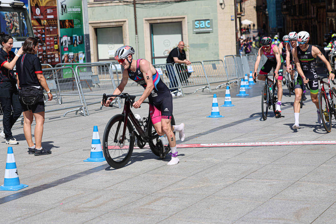 María Varo y Javier Martín vencen en el Nacional de Duatlón en Avilés