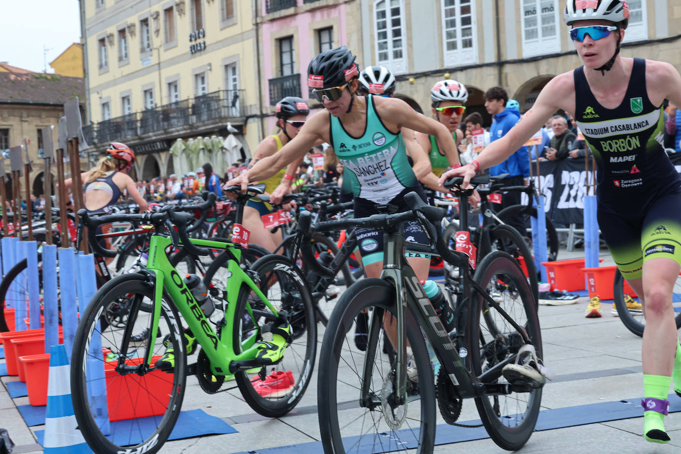 María Varo y Javier Martín vencen en el Nacional de Duatlón en Avilés