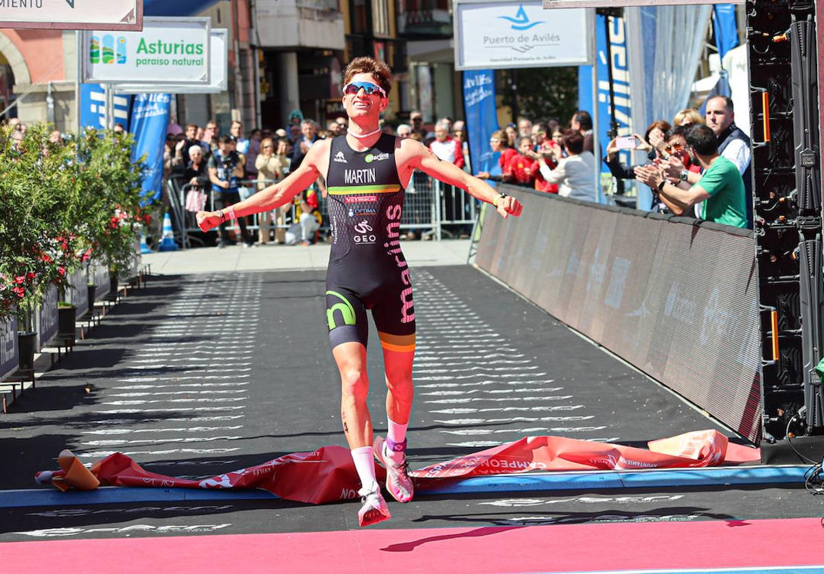 María Varo y Javier Martín vencen en el Nacional de Duatlón en Avilés